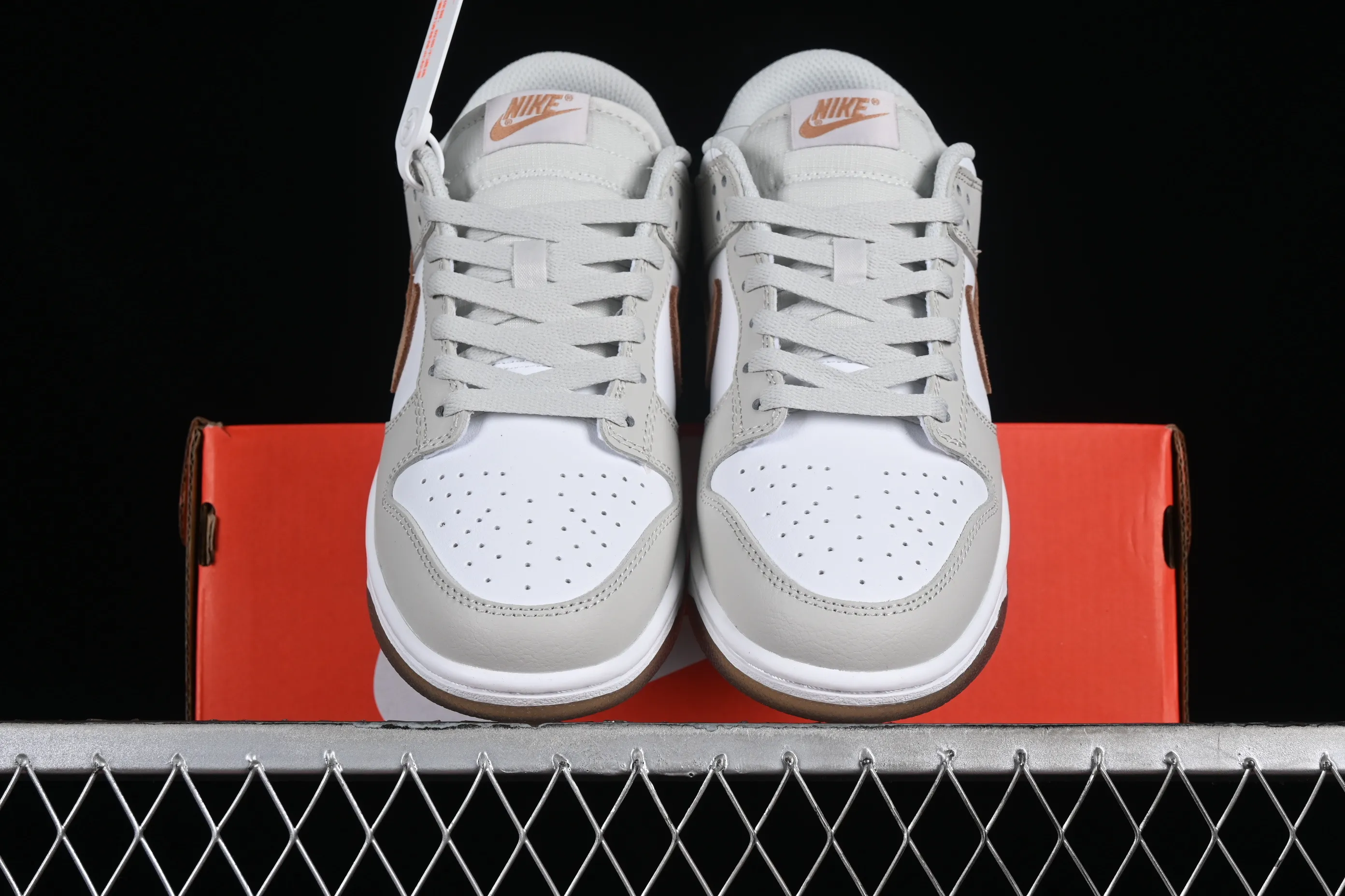 All categories Nk SB Dunk series Nk SB Dunk Low low-top sneakers Nk Dunk Low "Phantom/Khaki" light gray brown SB low-top casual sneakers FJ4188-001